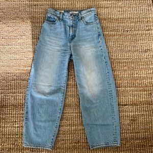 Levi’s light wash balloon leg size 26